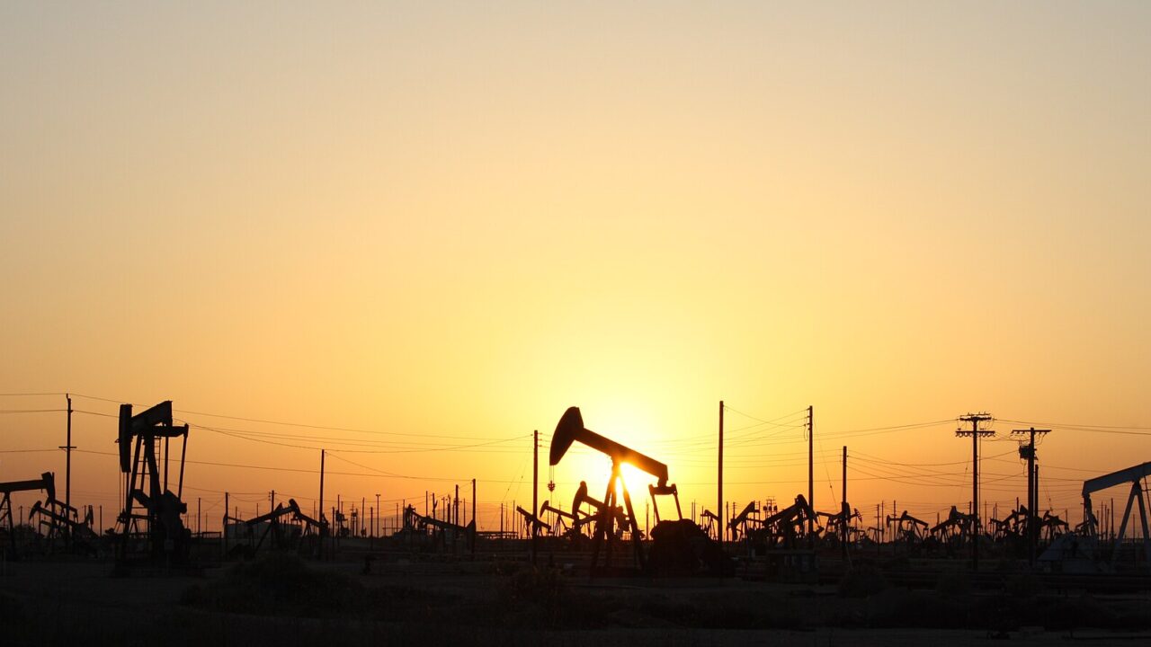 Petróleo recua após anúncio de trégua energética entre Rússia e Ucrânia